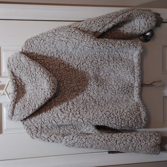 Love Tree Sherpa jacket. - Picture 5 of 10